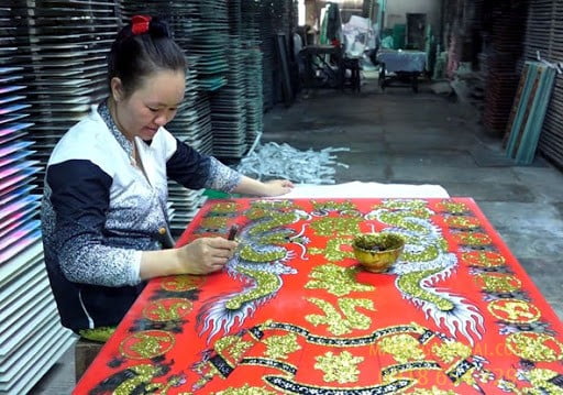 Làng nghề vẽ tranh kiếng ở An Giang - Nơi gìn giữ tinh hoa văn hóa